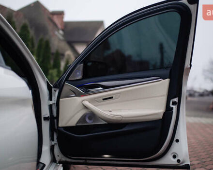 Белый БМВ 5 Серия, объемом двигателя 3 л и пробегом 139 тыс. км за 35000 $, фото 57 на Automoto.ua