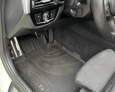 БМВ 5 Серия 2017 в Львове на Automoto.ua Белый БМВ 5 Серия, объемом двигателя 2 л и пробегом 107 тыс. км за 25500 $, фото 12 на Automoto.ua