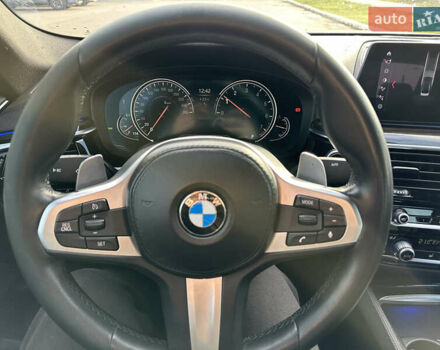 Белый БМВ 5 Серия, объемом двигателя 3 л и пробегом 131 тыс. км за 33000 $, фото 24 на Automoto.ua