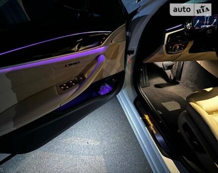 Белый БМВ 5 Серия, объемом двигателя 2 л и пробегом 83 тыс. км за 28800 $, фото 69 на Automoto.ua