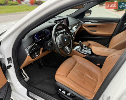 Білий БМВ 5 Серія, об'ємом двигуна 3 л та пробігом 128 тис. км за 40999 $, фото 16 на Automoto.ua