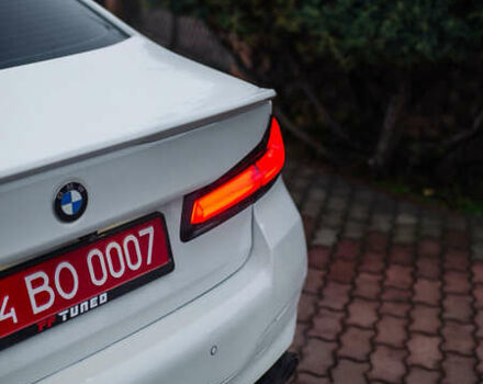 Белый БМВ 5 Серия, объемом двигателя 3 л и пробегом 139 тыс. км за 35000 $, фото 35 на Automoto.ua