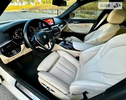 Белый БМВ 5 Серия, объемом двигателя 2 л и пробегом 83 тыс. км за 28800 $, фото 3 на Automoto.ua