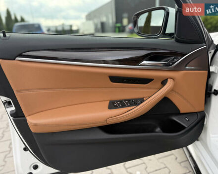 Білий БМВ 5 Серія, об'ємом двигуна 3 л та пробігом 128 тис. км за 40999 $, фото 18 на Automoto.ua