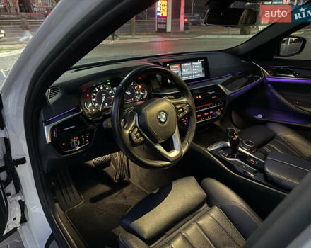 Белый БМВ 5 Серия, объемом двигателя 2 л и пробегом 130 тыс. км за 25500 $, фото 34 на Automoto.ua