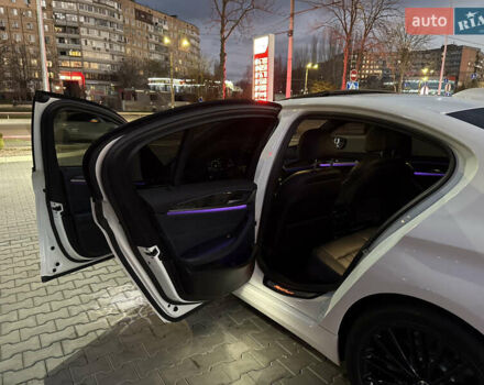 Белый БМВ 5 Серия, объемом двигателя 2 л и пробегом 130 тыс. км за 25500 $, фото 49 на Automoto.ua