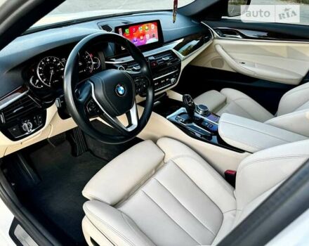 Белый БМВ 5 Серия, объемом двигателя 2 л и пробегом 83 тыс. км за 28800 $, фото 29 на Automoto.ua