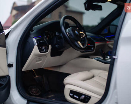 Белый БМВ 5 Серия, объемом двигателя 3 л и пробегом 139 тыс. км за 35000 $, фото 70 на Automoto.ua