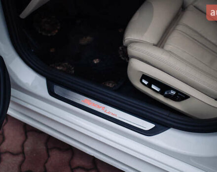 Белый БМВ 5 Серия, объемом двигателя 3 л и пробегом 139 тыс. км за 35000 $, фото 72 на Automoto.ua