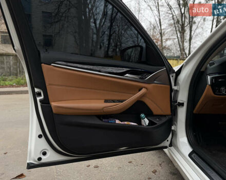 Білий БМВ 5 Серія, об'ємом двигуна 2 л та пробігом 222 тис. км за 23500 $, фото 24 на Automoto.ua