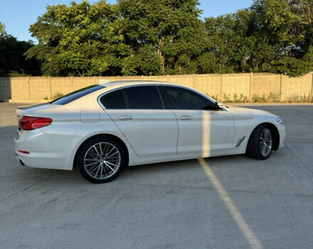 Белый БМВ 5 Серия, объемом двигателя 2 л и пробегом 135 тыс. км за 29999 $, фото 2 на Automoto.ua