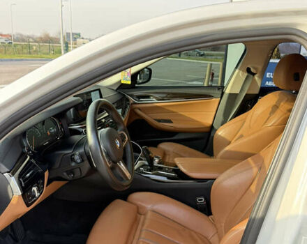 Белый БМВ 5 Серия, объемом двигателя 3 л и пробегом 140 тыс. км за 31900 $, фото 14 на Automoto.ua