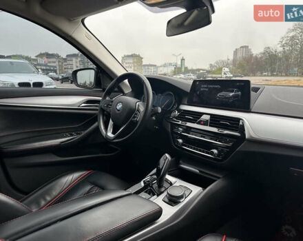 Белый БМВ 5 Серия, объемом двигателя 3 л и пробегом 220 тыс. км за 29950 $, фото 12 на Automoto.ua