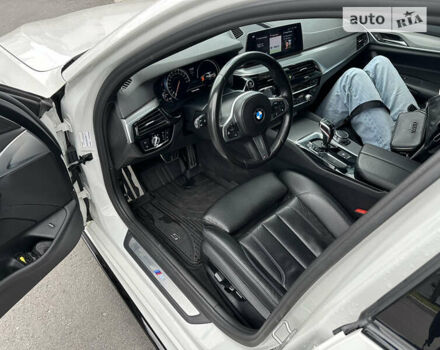 Белый БМВ 5 Серия, объемом двигателя 2 л и пробегом 199 тыс. км за 29999 $, фото 12 на Automoto.ua