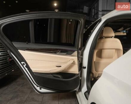 Білий БМВ 5 Серія, об'ємом двигуна 2 л та пробігом 158 тис. км за 29500 $, фото 39 на Automoto.ua