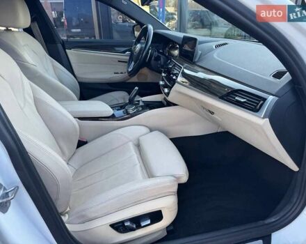 Білий БМВ 5 Серія, об'ємом двигуна 2 л та пробігом 221 тис. км за 19500 $, фото 18 на Automoto.ua