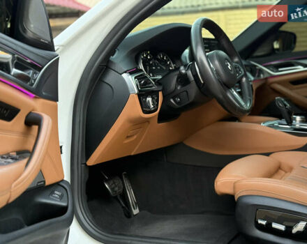 Белый БМВ 5 Серия, объемом двигателя 3 л и пробегом 163 тыс. км за 31500 $, фото 31 на Automoto.ua