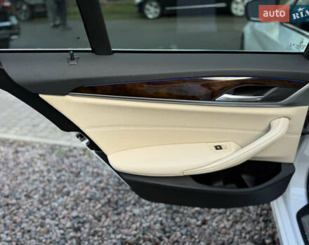 Белый БМВ 5 Серия, объемом двигателя 2 л и пробегом 215 тыс. км за 22950 $, фото 34 на Automoto.ua