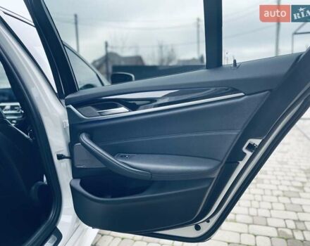 Білий БМВ 5 Серія, об'ємом двигуна 2.99 л та пробігом 121 тис. км за 40000 $, фото 29 на Automoto.ua