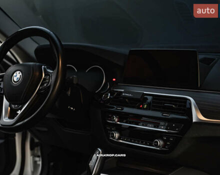 Белый БМВ 5 Серия, объемом двигателя 2 л и пробегом 175 тыс. км за 30000 $, фото 13 на Automoto.ua