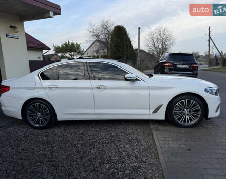 Белый БМВ 5 Серия, объемом двигателя 2 л и пробегом 215 тыс. км за 22950 $, фото 10 на Automoto.ua
