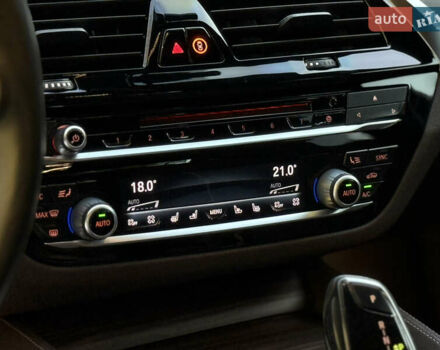 Белый БМВ 5 Серия, объемом двигателя 2 л и пробегом 155 тыс. км за 33000 $, фото 8 на Automoto.ua