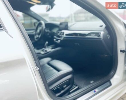 Білий БМВ 5 Серія, об'ємом двигуна 2.99 л та пробігом 121 тис. км за 40000 $, фото 33 на Automoto.ua