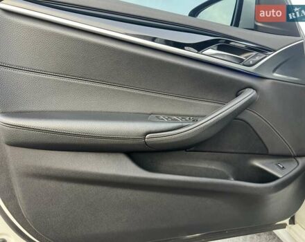 Белый БМВ 5 Серия, объемом двигателя 2 л и пробегом 155 тыс. км за 30499 $, фото 41 на Automoto.ua