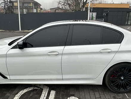 Белый БМВ 5 Серия, объемом двигателя 3 л и пробегом 96 тыс. км за 39000 $, фото 1 на Automoto.ua