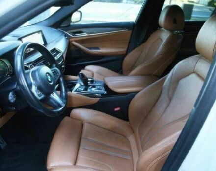 БМВ 5 Серия 2018 в Ровно на Automoto.ua Белый БМВ 5 Серия, объемом двигателя 3 л и пробегом 78 тыс. км за 21000 $, фото 9 на Automoto.ua