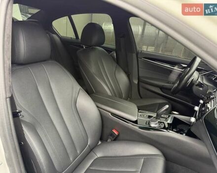 Белый БМВ 5 Серия, объемом двигателя 2 л и пробегом 229 тыс. км за 30000 $, фото 73 на Automoto.ua