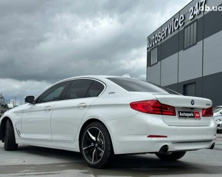 Белый БМВ 5 Серия, объемом двигателя 2 л и пробегом 117 тыс. км за 26690 $, фото 6 на Automoto.ua