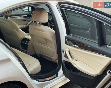 Белый БМВ 5 Серия, объемом двигателя 3 л и пробегом 157 тыс. км за 35499 $, фото 10 на Automoto.ua