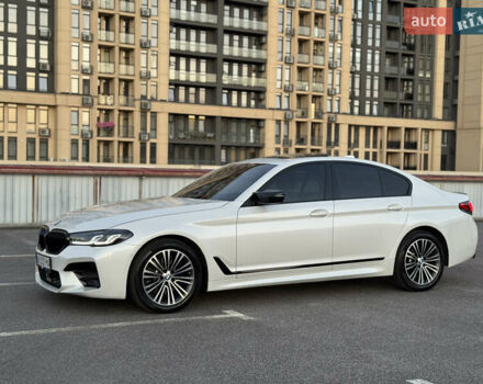 Білий БМВ 5 Серія, об'ємом двигуна 2 л та пробігом 70 тис. км за 29888 $, фото 1 на Automoto.ua