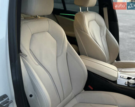 Белый БМВ 5 Серия, объемом двигателя 2 л и пробегом 70 тыс. км за 28888 $, фото 81 на Automoto.ua