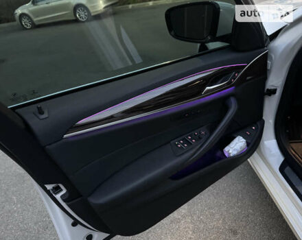 Белый БМВ 5 Серия, объемом двигателя 2 л и пробегом 86 тыс. км за 32000 $, фото 31 на Automoto.ua