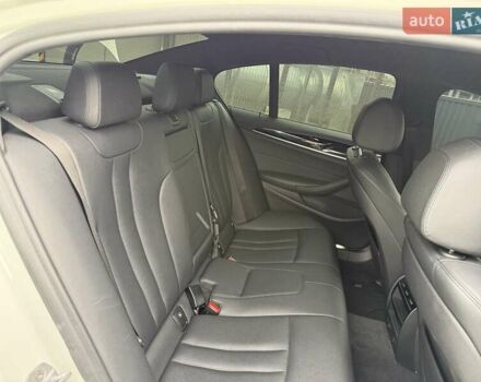 Белый БМВ 5 Серия, объемом двигателя 2 л и пробегом 229 тыс. км за 30000 $, фото 65 на Automoto.ua