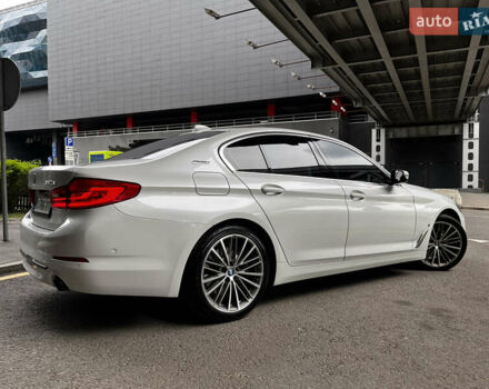Белый БМВ 5 Серия, объемом двигателя 2 л и пробегом 87 тыс. км за 35900 $, фото 7 на Automoto.ua