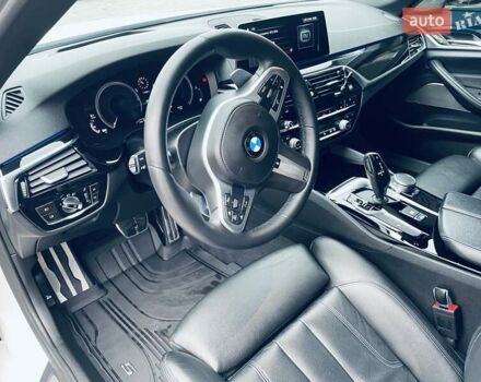 Білий БМВ 5 Серія, об'ємом двигуна 2.99 л та пробігом 121 тис. км за 40000 $, фото 35 на Automoto.ua