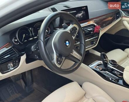 Белый БМВ 5 Серия, объемом двигателя 3 л и пробегом 157 тыс. км за 35499 $, фото 13 на Automoto.ua
