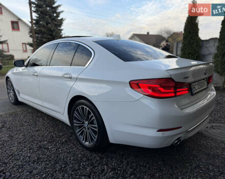 Белый БМВ 5 Серия, объемом двигателя 2 л и пробегом 215 тыс. км за 22950 $, фото 16 на Automoto.ua