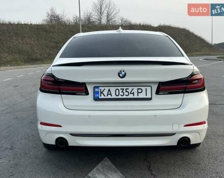 Белый БМВ 5 Серия, объемом двигателя 2 л и пробегом 155 тыс. км за 30499 $, фото 26 на Automoto.ua