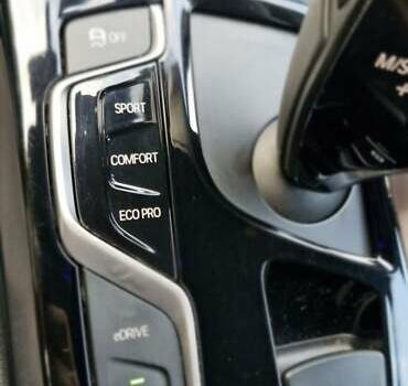 Білий БМВ 5 Серія, об'ємом двигуна 2 л та пробігом 165 тис. км за 27200 $, фото 21 на Automoto.ua