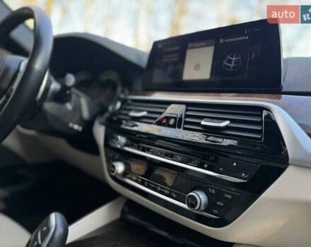 Белый БМВ 5 Серия, объемом двигателя 3 л и пробегом 55 тыс. км за 43500 $, фото 5 на Automoto.ua