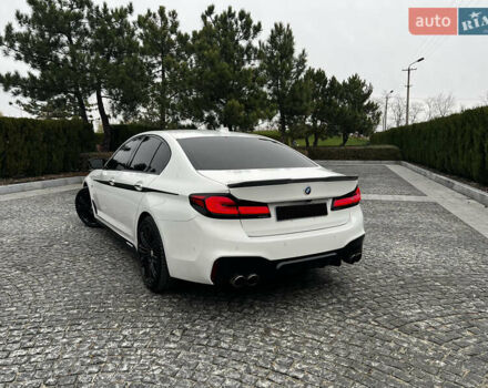 Білий БМВ 5 Серія, об'ємом двигуна 3 л та пробігом 73 тис. км за 37999 $, фото 1 на Automoto.ua