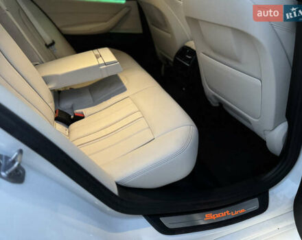 Белый БМВ 5 Серия, объемом двигателя 2 л и пробегом 70 тыс. км за 28888 $, фото 102 на Automoto.ua
