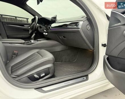 Белый БМВ 5 Серия, объемом двигателя 2 л и пробегом 229 тыс. км за 30000 $, фото 76 на Automoto.ua