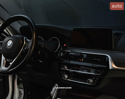 Белый БМВ 5 Серия, объемом двигателя 2 л и пробегом 175 тыс. км за 30000 $, фото 17 на Automoto.ua