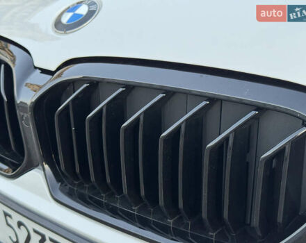 Білий БМВ 5 Серія, об'ємом двигуна 2 л та пробігом 70 тис. км за 29888 $, фото 19 на Automoto.ua