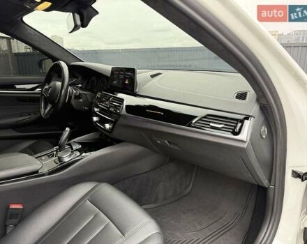 Белый БМВ 5 Серия, объемом двигателя 2 л и пробегом 229 тыс. км за 30000 $, фото 74 на Automoto.ua